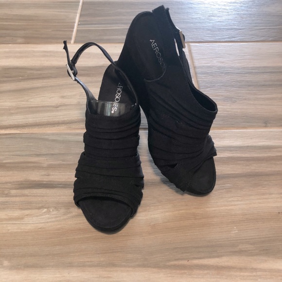 AEROSOLES Shoes - Aerosoles Plush On You Black Wedge